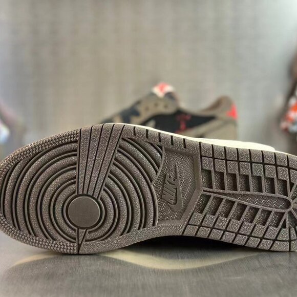 Jordan 1 Low Travis Scott Mocha main image 5